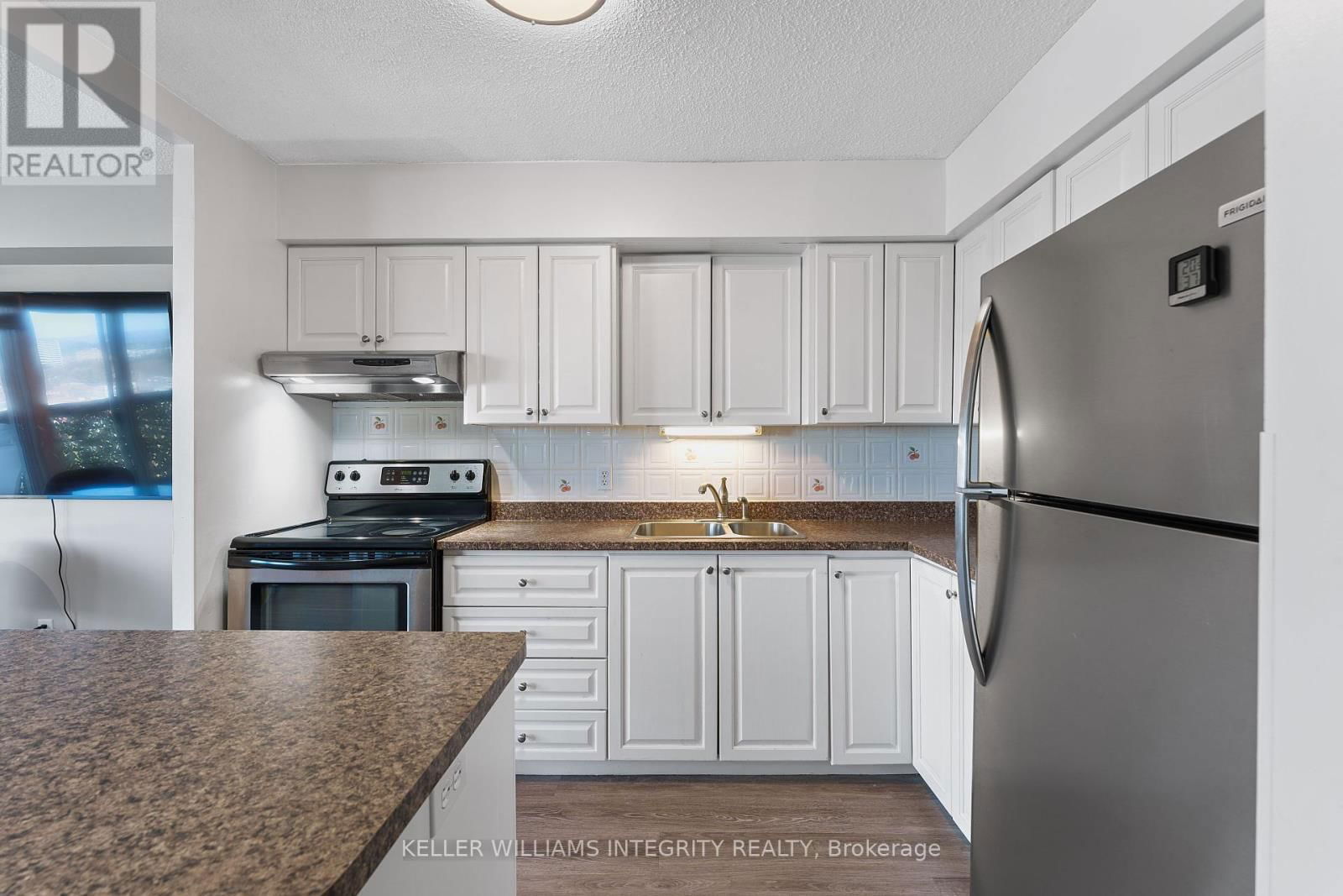 1804 - 158 MCARTHUR AVENUE Image 8