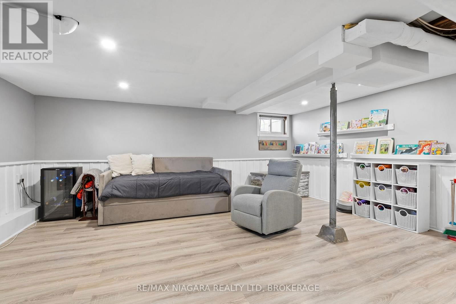 201 KNOLL STREET Image 12