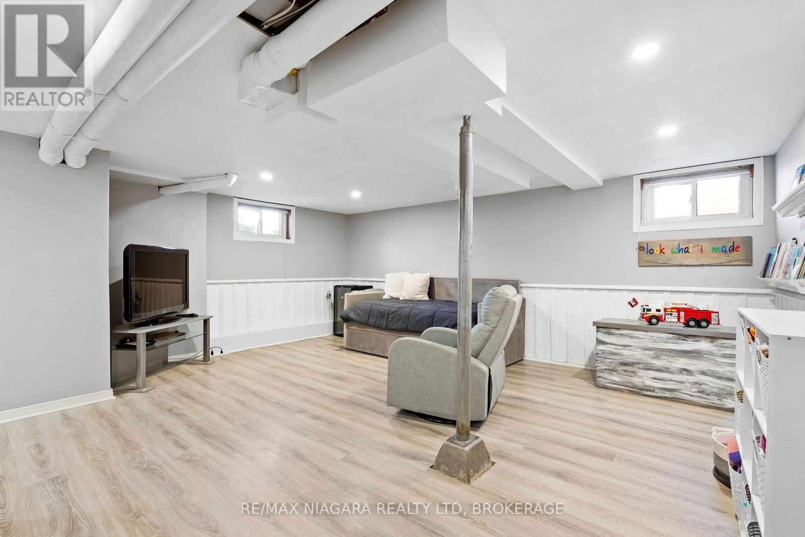 201 KNOLL STREET Image 13