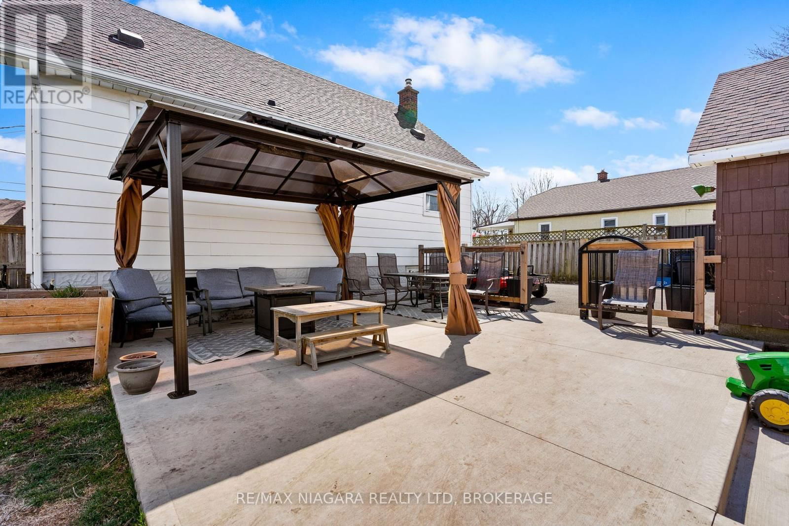 201 KNOLL STREET Image 25