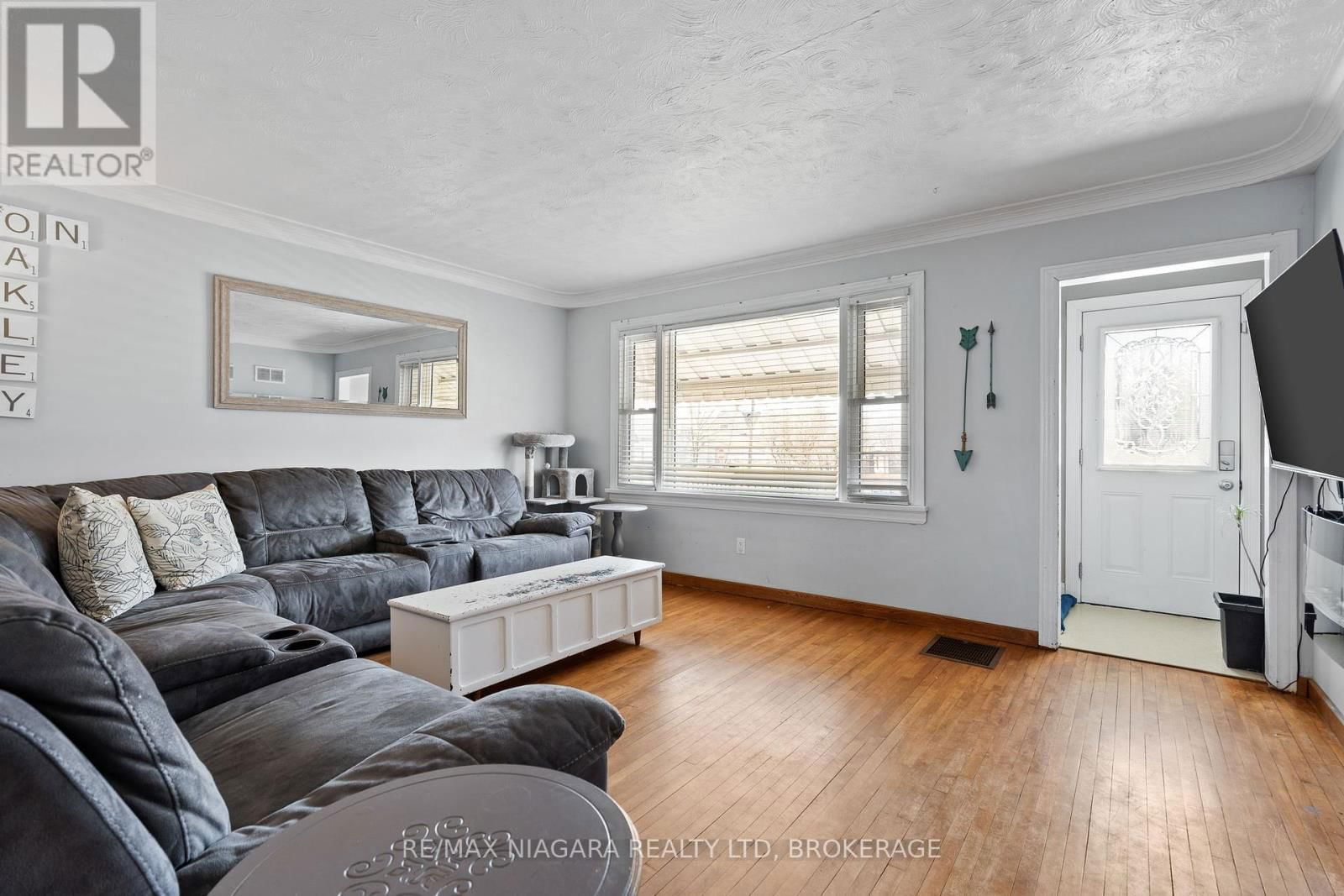 201 KNOLL STREET Image 5