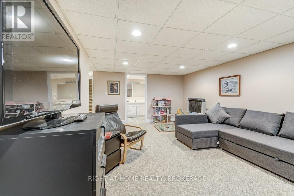 156 GRACEHILL CRESCENT Image 28