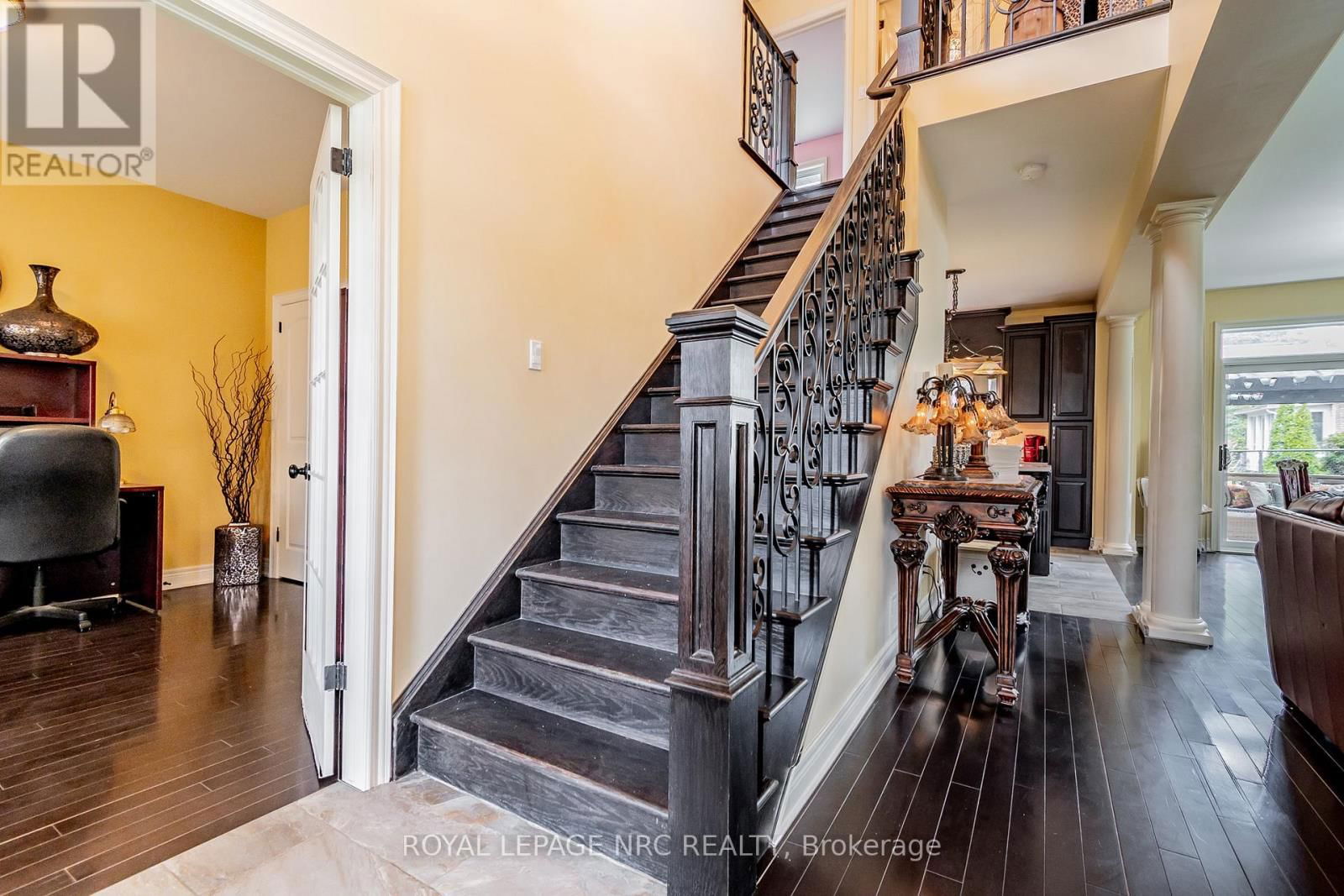 5 MARTHA COURT Image 7
