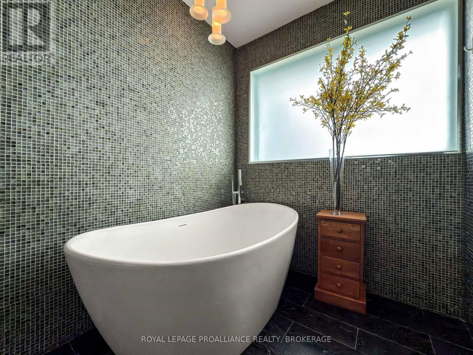 4420 BATH ROAD Image 20