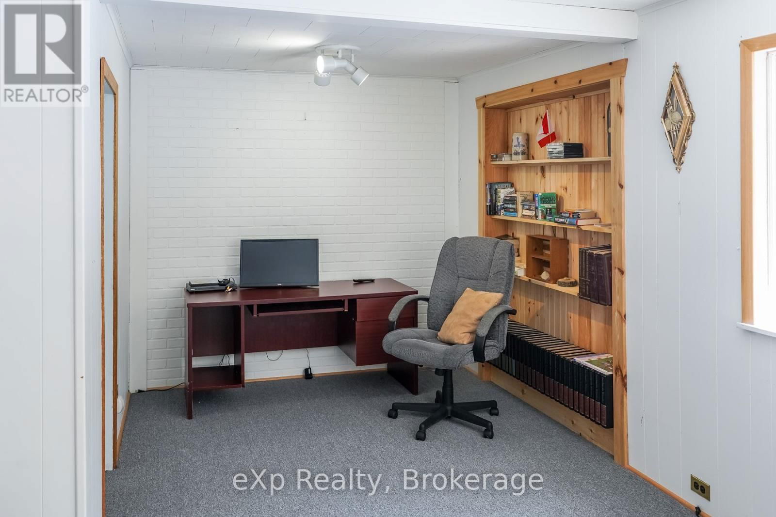 1483 HIGHWAY 6 Image 35