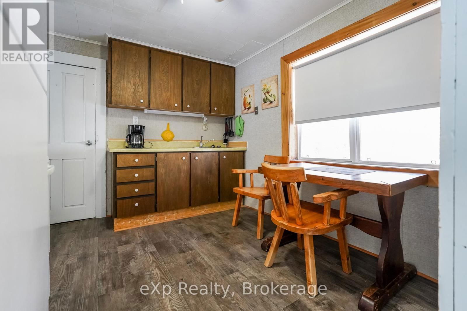 1483 HIGHWAY 6 Image 36