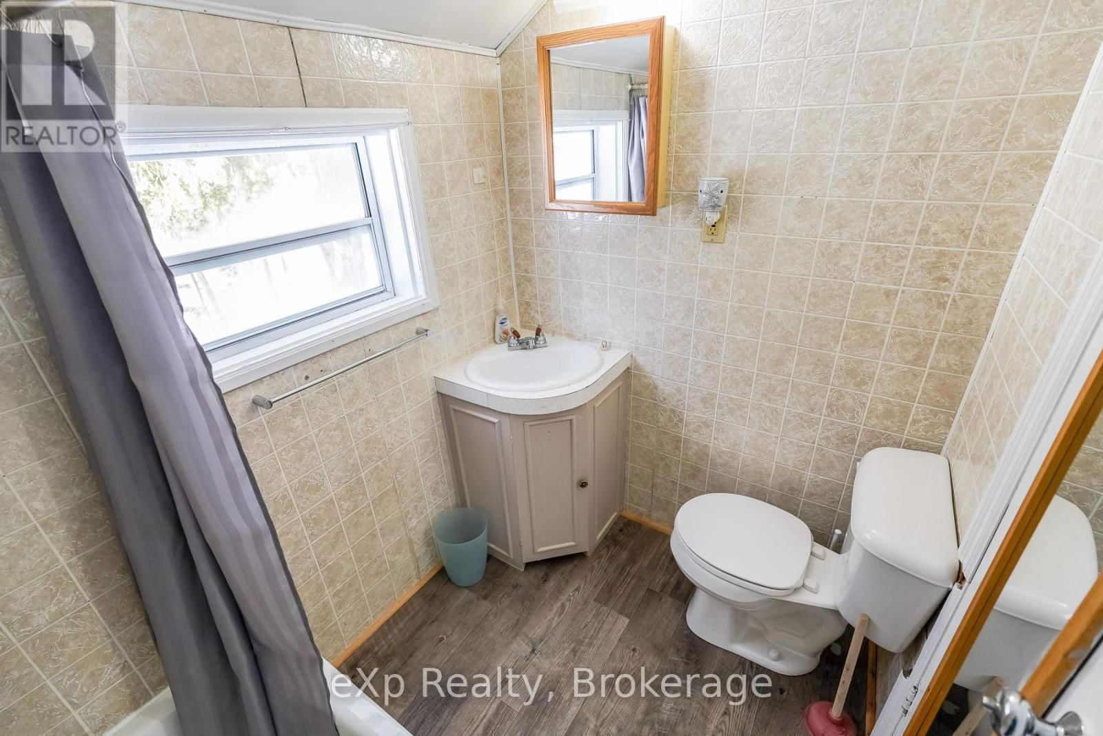 1483 HIGHWAY 6 Image 40
