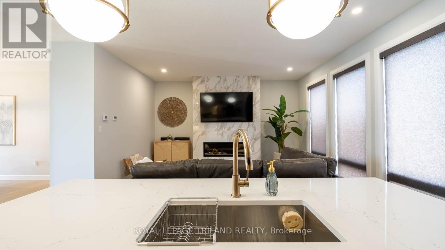 132 ASPEN CIRCLE Image 15