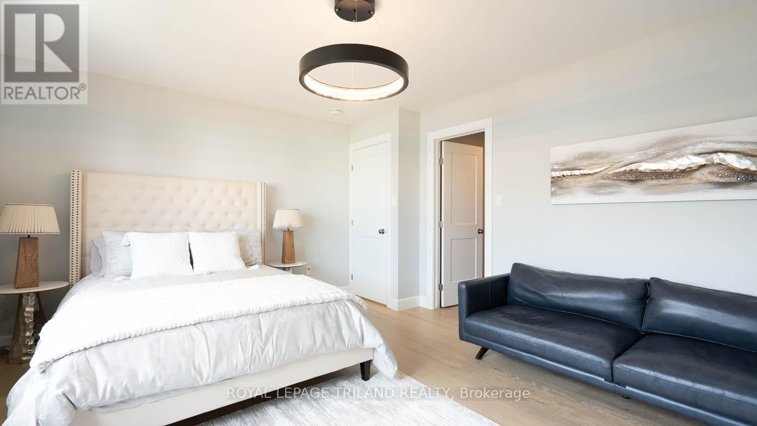 132 ASPEN CIRCLE Image 23