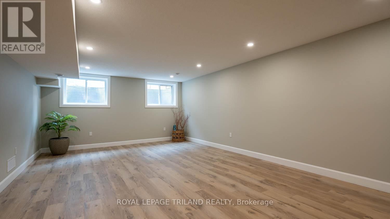 132 ASPEN CIRCLE Image 27