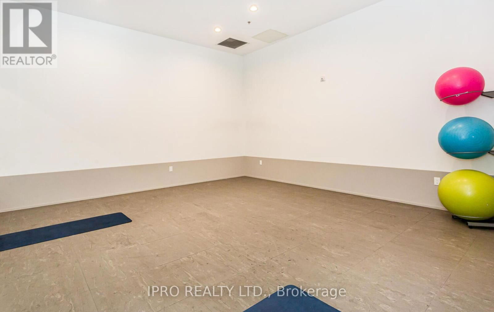 511 - 560 NORTH SERVICE ROAD Image 33