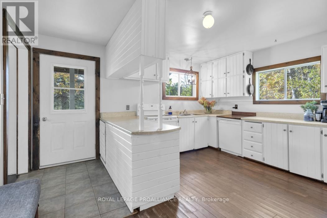 4388 HENDERSON ROAD Image 5