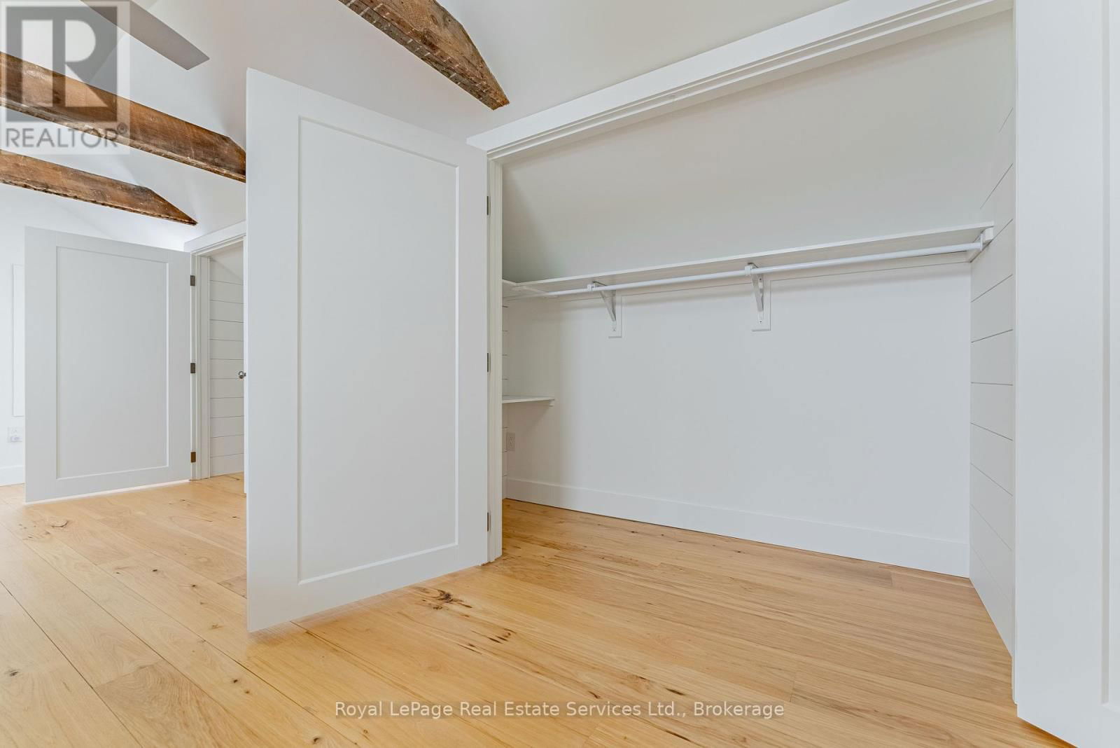 1748 CENTRE ROAD Image 21