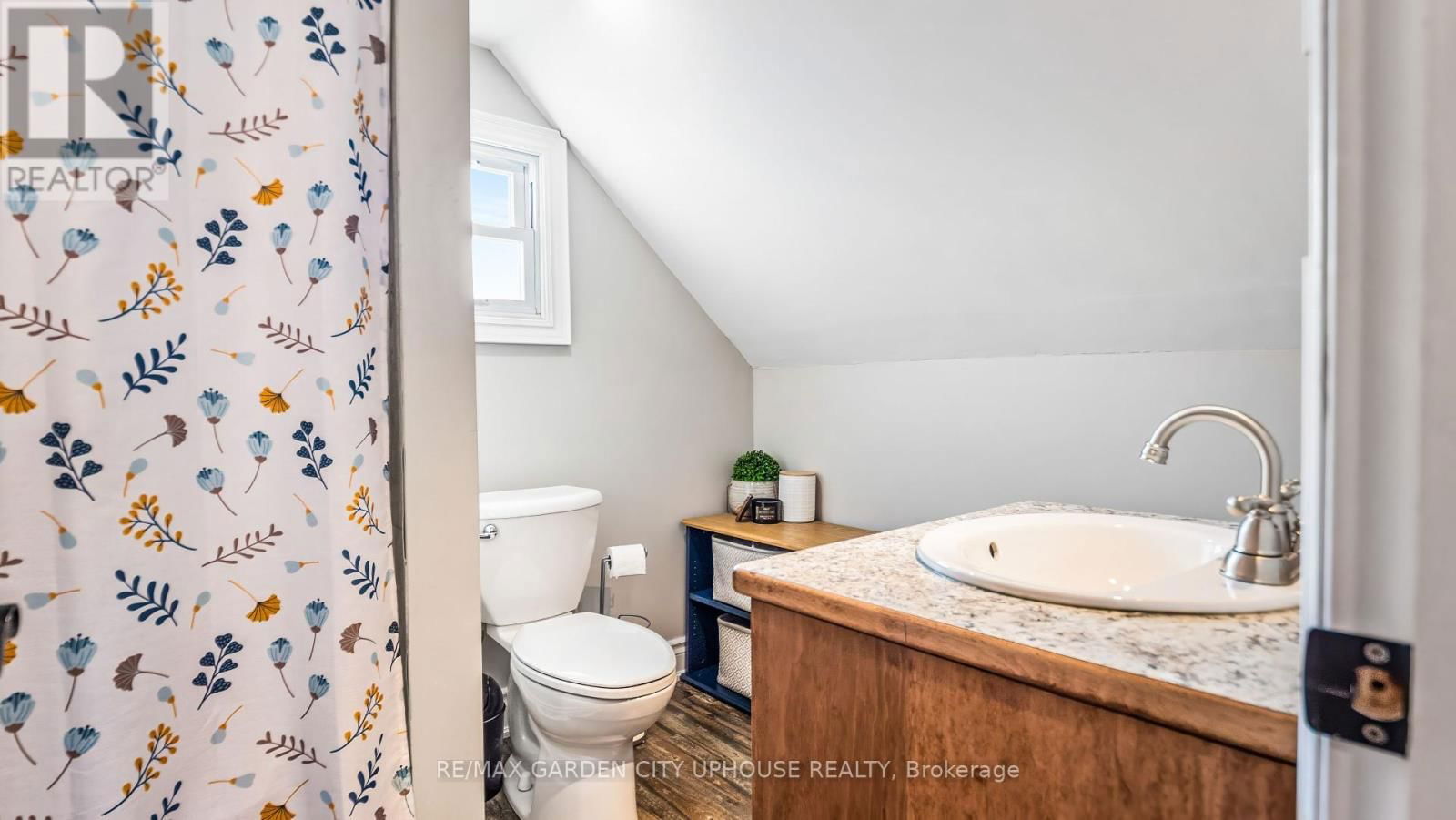 605 FIELDEN AVENUE Image 12