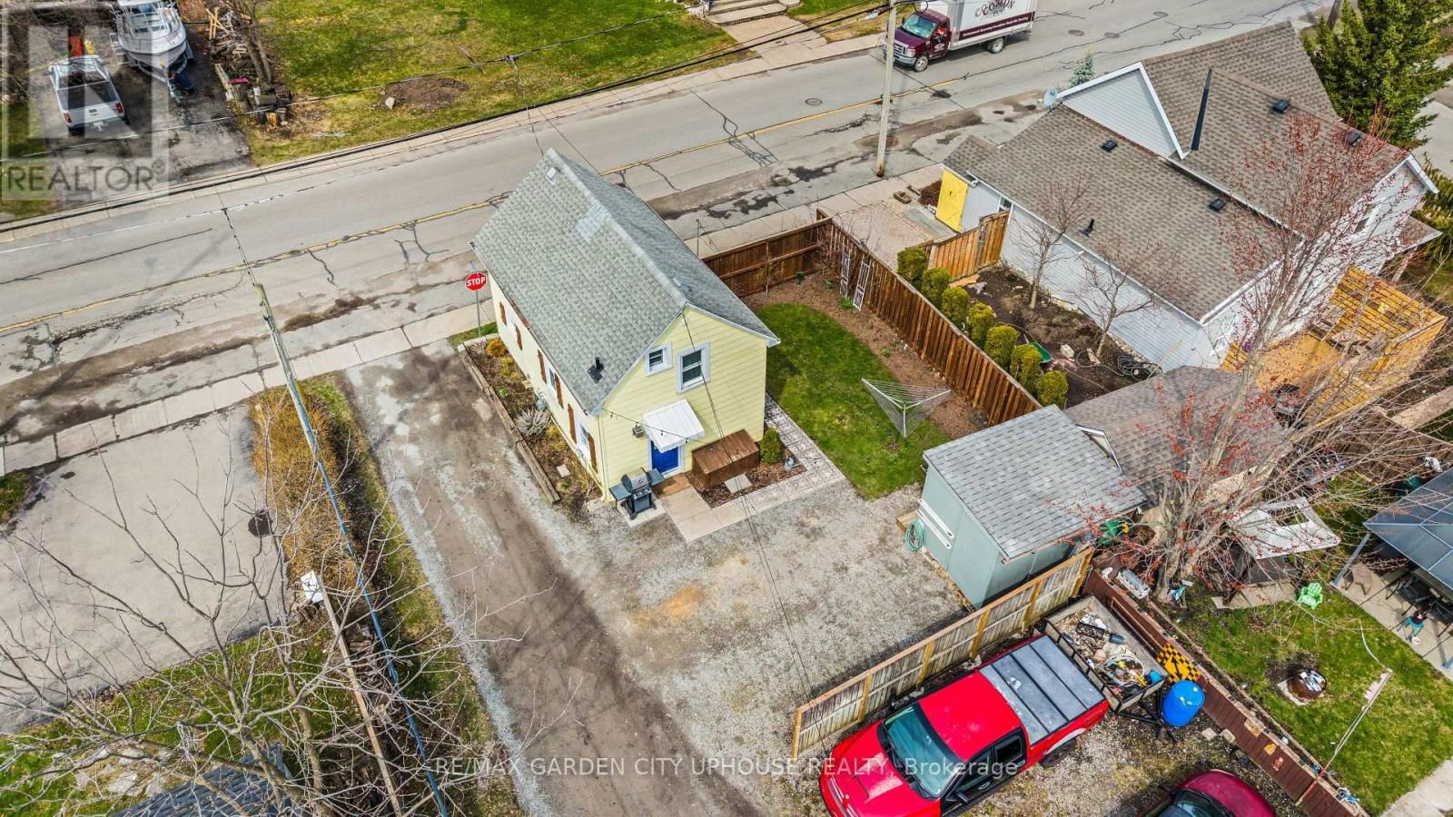605 FIELDEN AVENUE Image 20