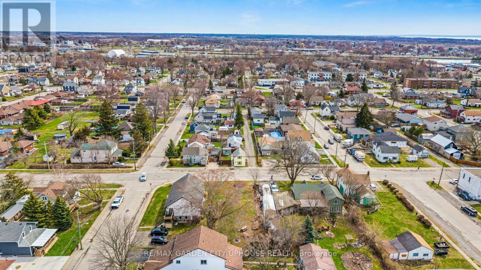 605 FIELDEN AVENUE Image 21