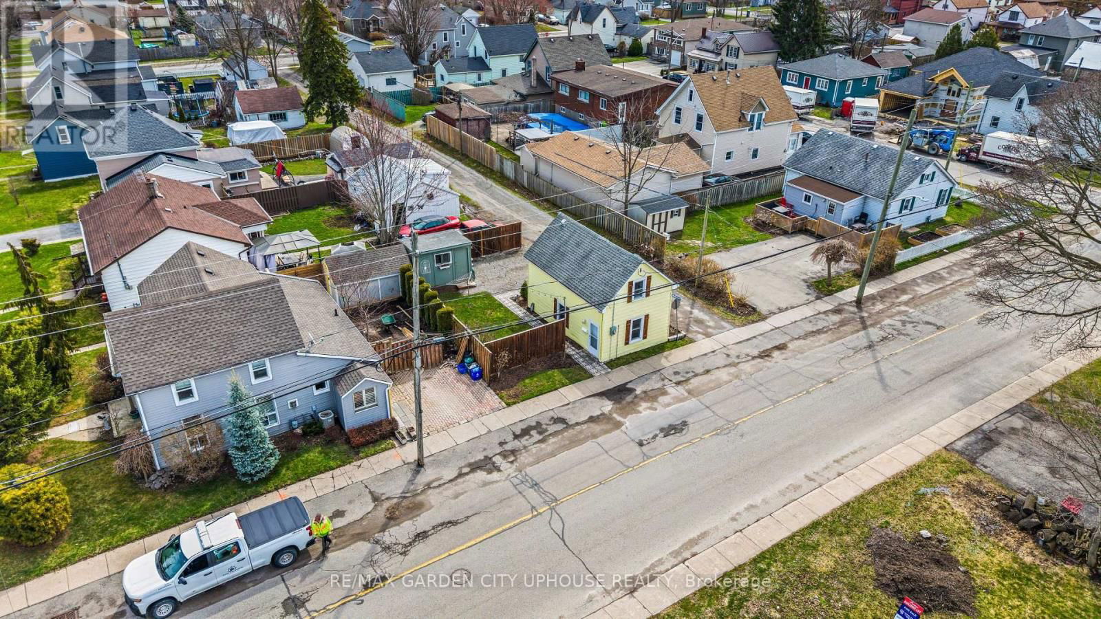 605 FIELDEN AVENUE Image 22