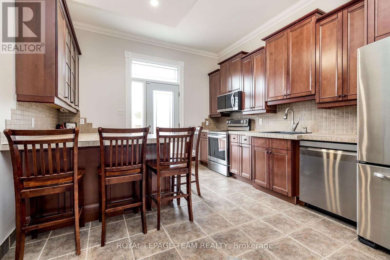 294 DUMBRILLE STREET Image 11