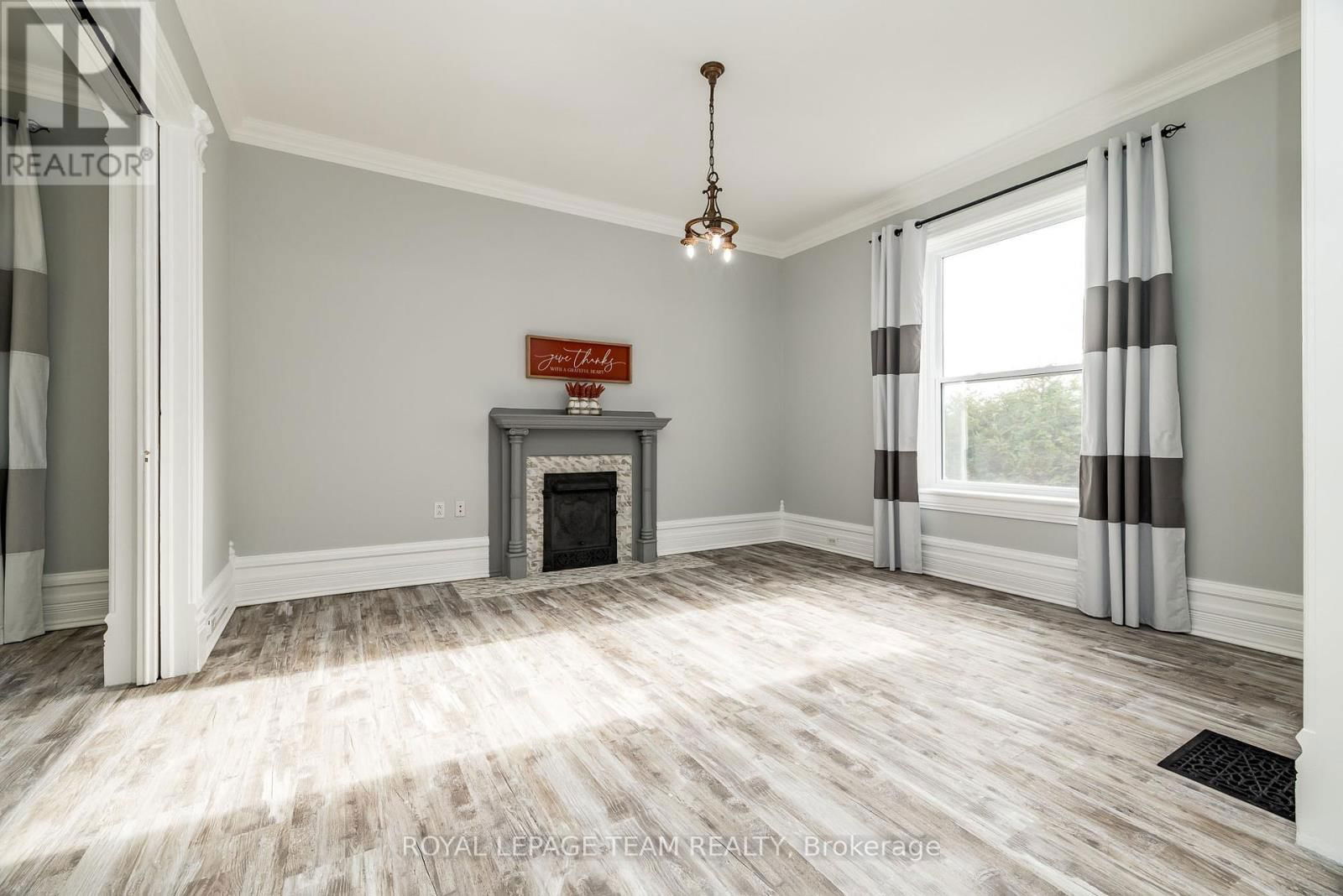 294 DUMBRILLE STREET Image 13