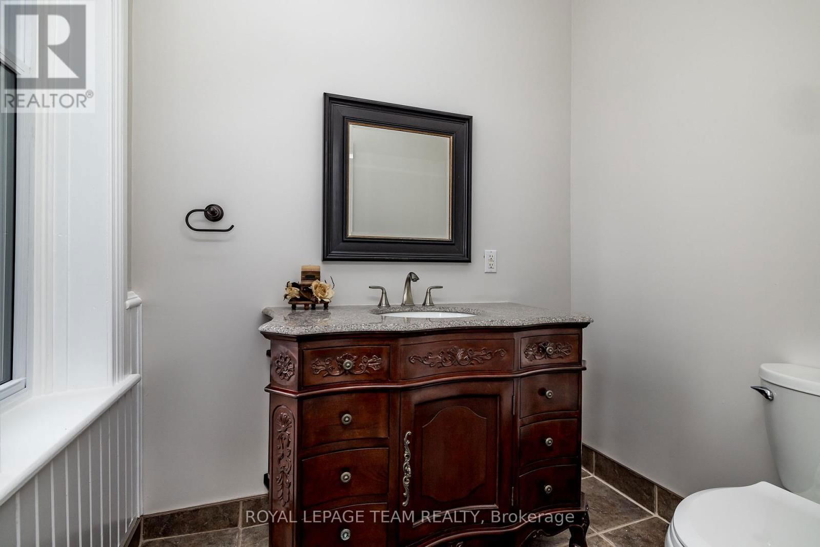 294 DUMBRILLE STREET Image 19