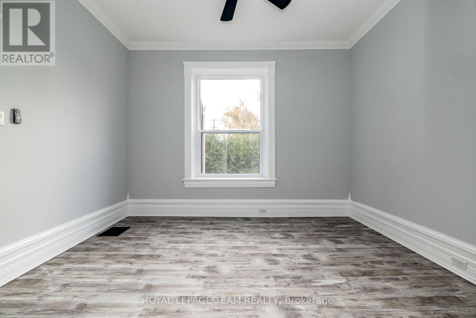 294 DUMBRILLE STREET Image 21
