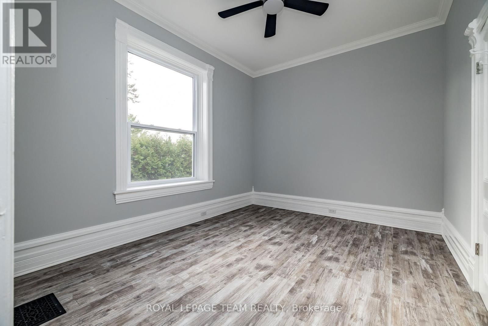 294 DUMBRILLE STREET Image 22