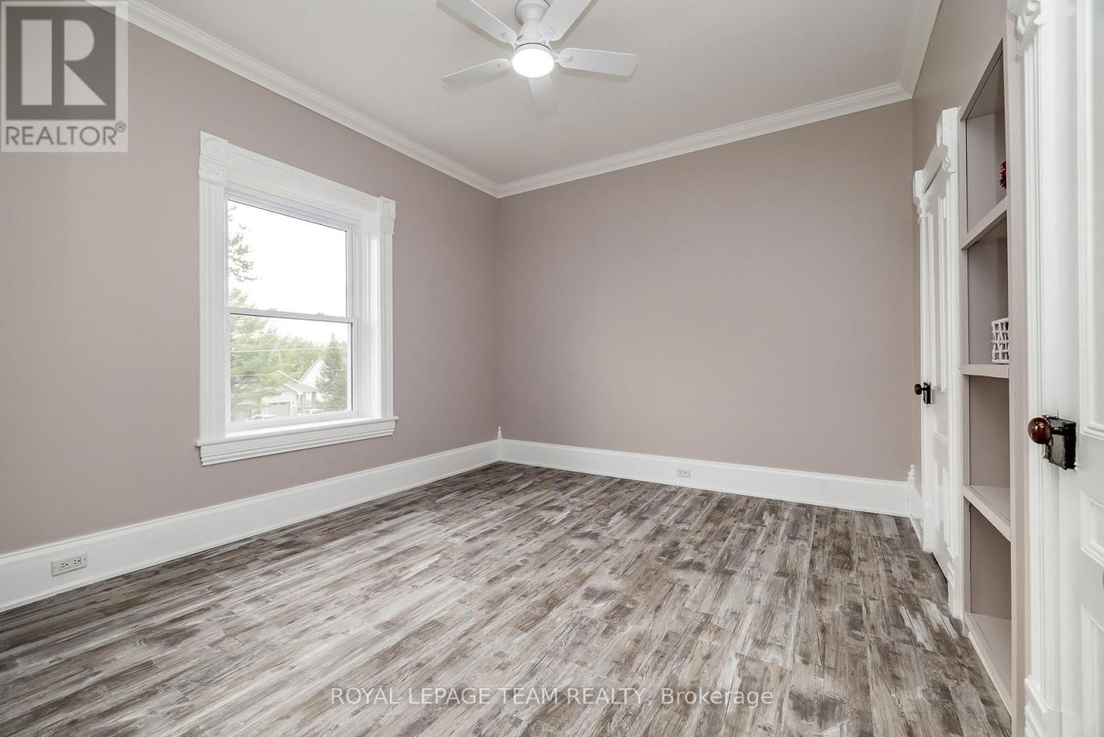 294 DUMBRILLE STREET Image 26
