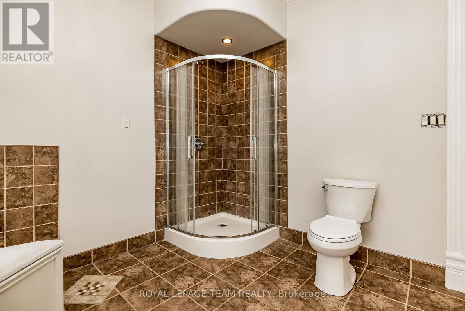 294 DUMBRILLE STREET Image 31