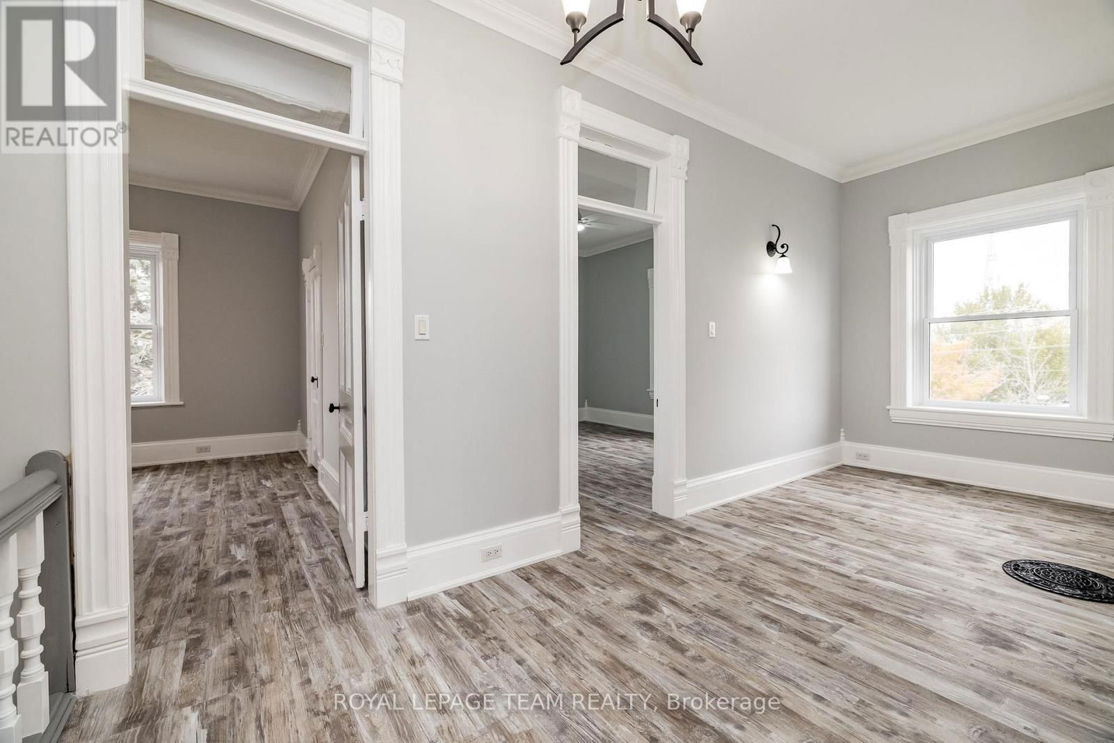 294 DUMBRILLE STREET Image 32