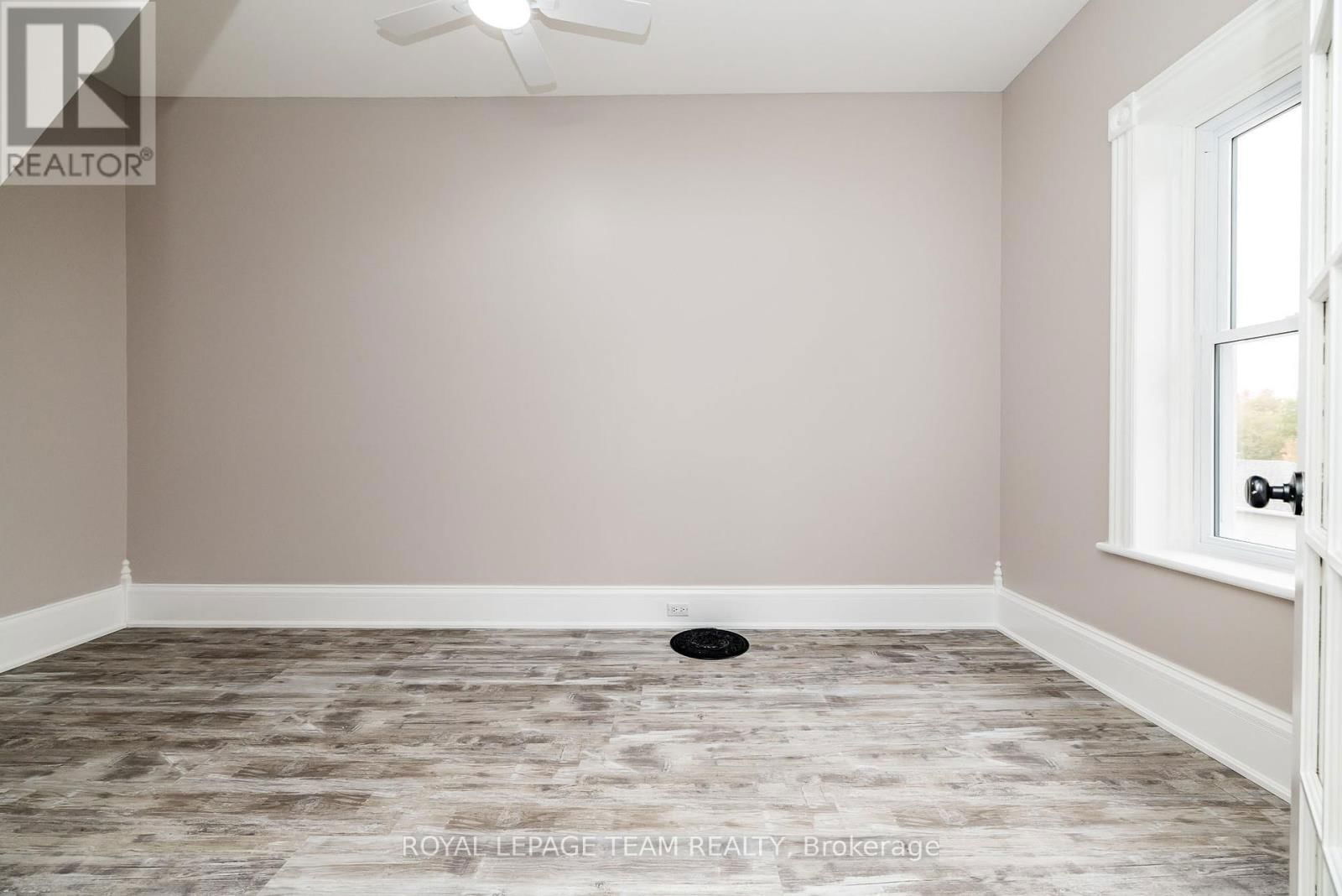 294 DUMBRILLE STREET Image 34