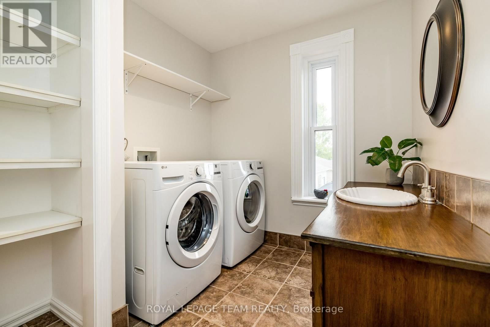 294 DUMBRILLE STREET Image 37