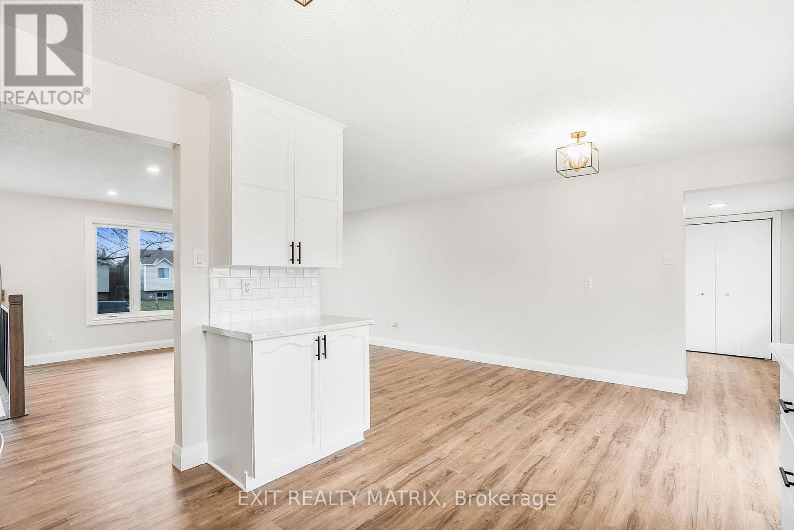 58 CASTLEBEAU STREET Image 12