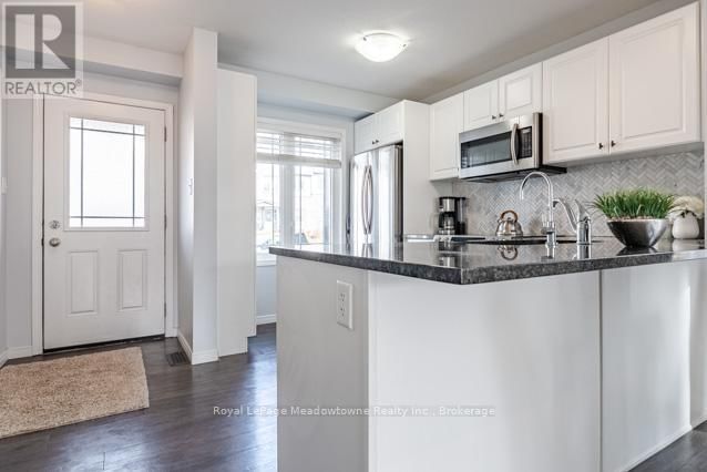 42 - 350 DUNDAS STREET SOUTH Image 7
