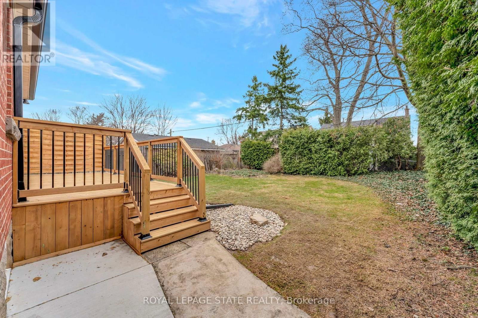 869 GARTH STREET Image 43