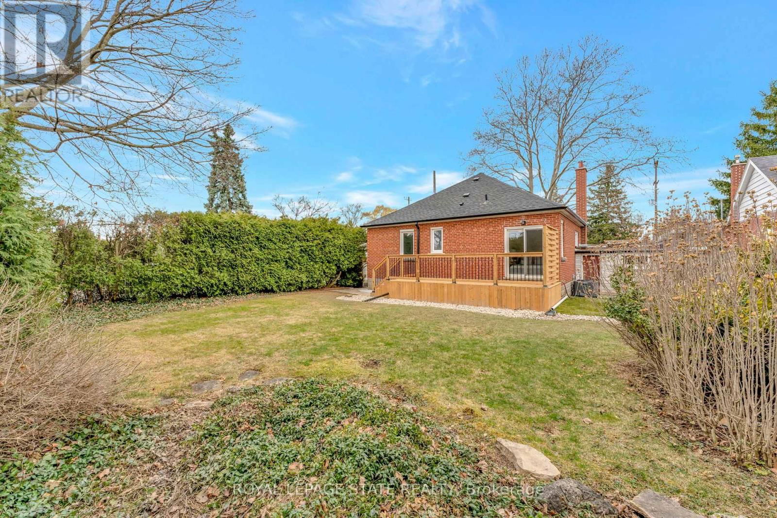 869 GARTH STREET Image 45