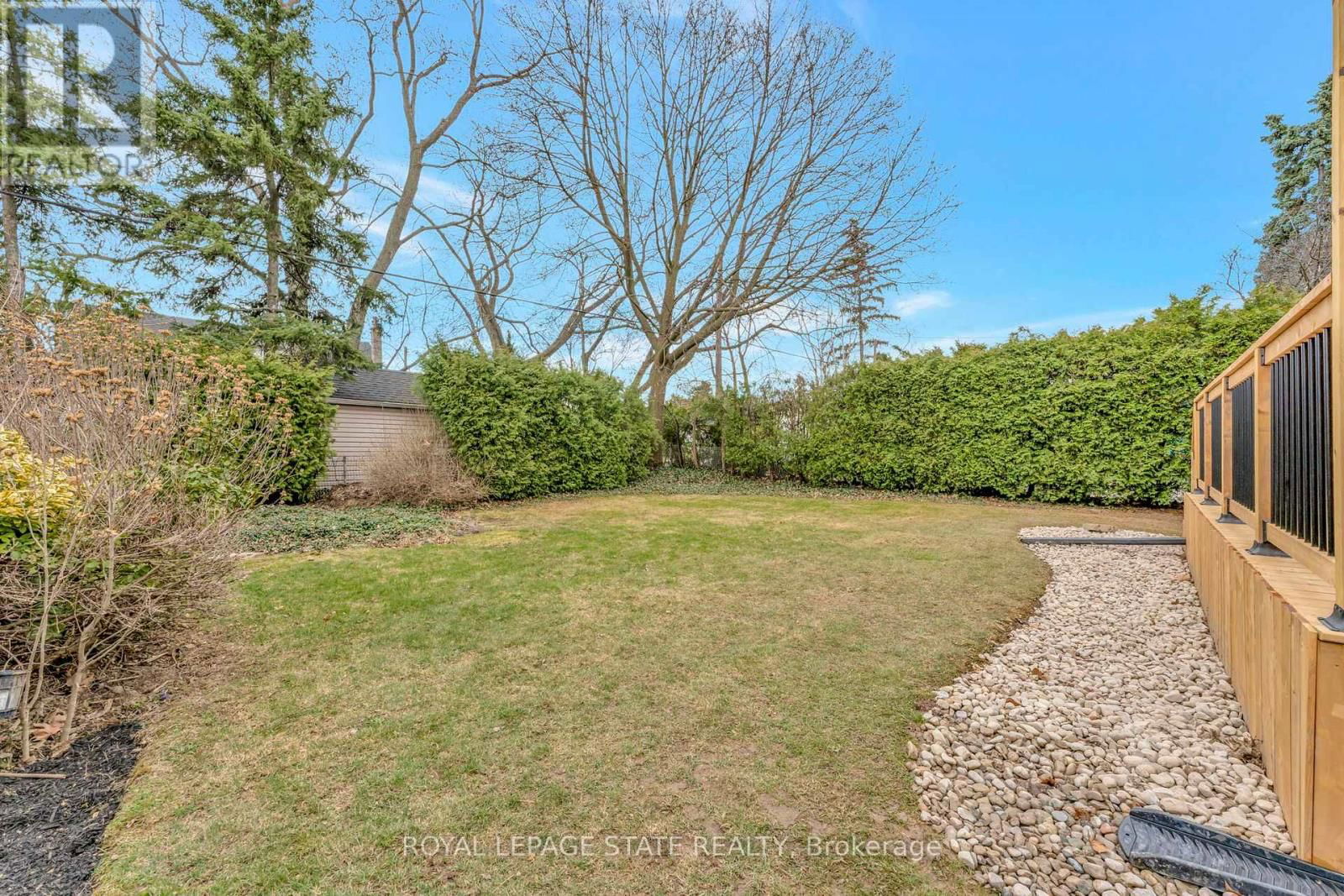 869 GARTH STREET Image 46