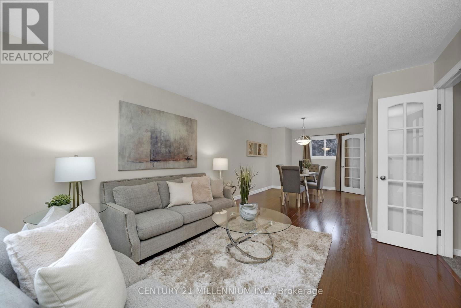 38 ERINLEA CRESCENT Image 10