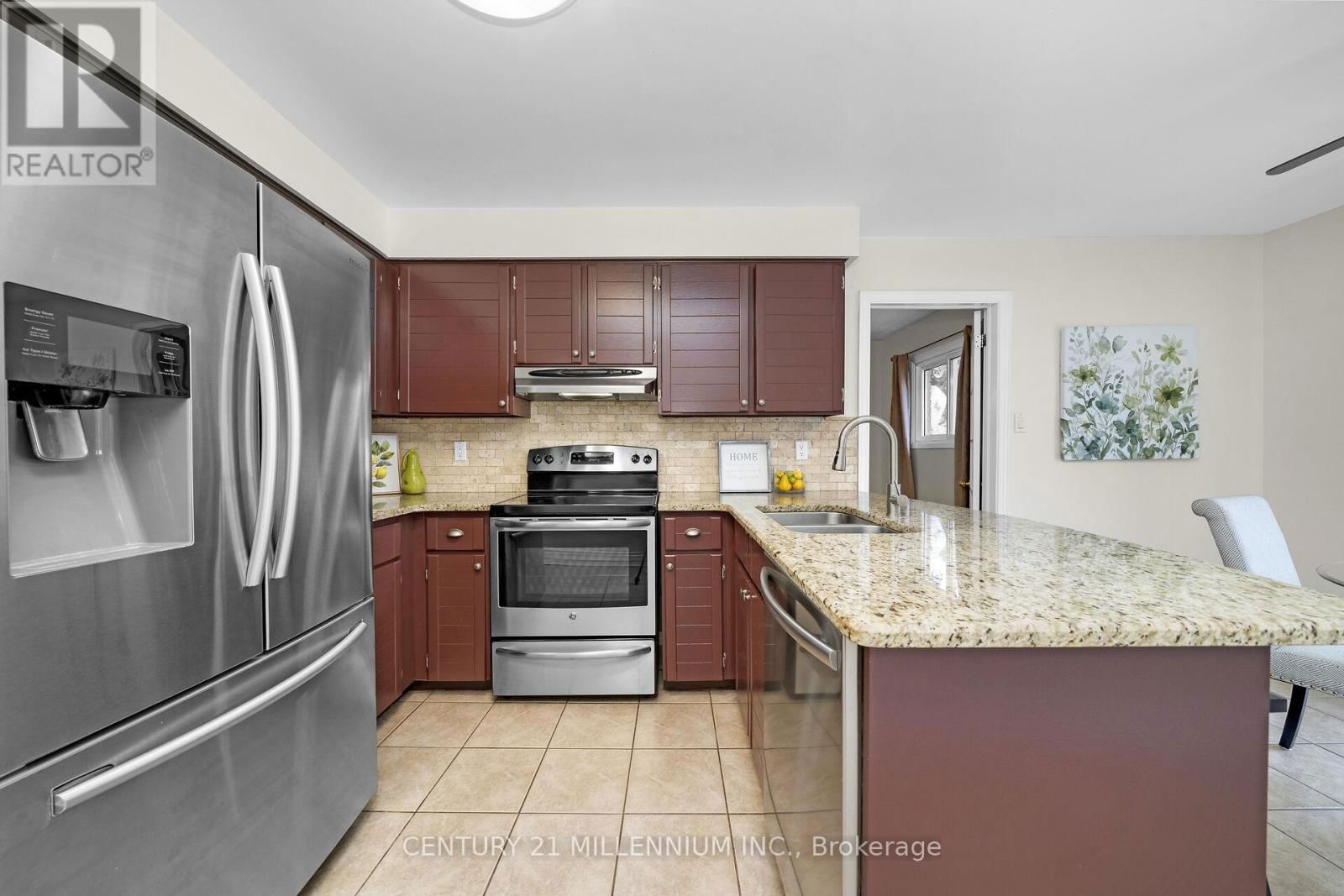 38 ERINLEA CRESCENT Image 14