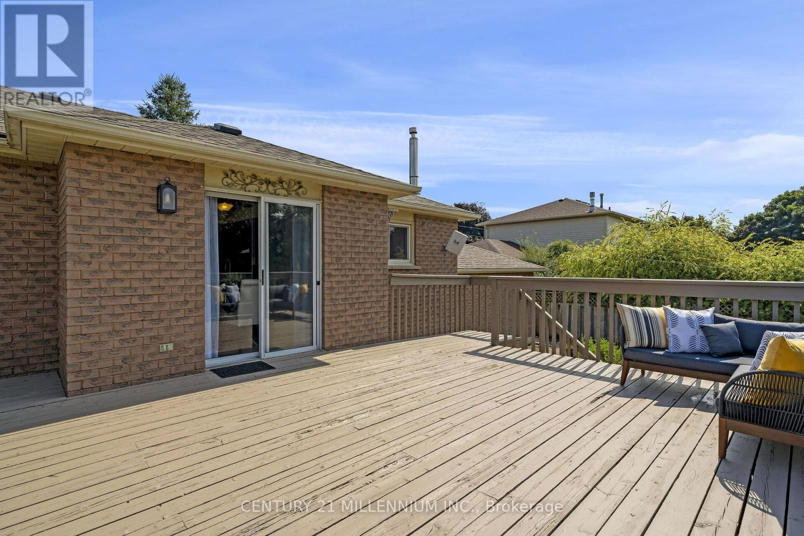 38 ERINLEA CRESCENT Image 17