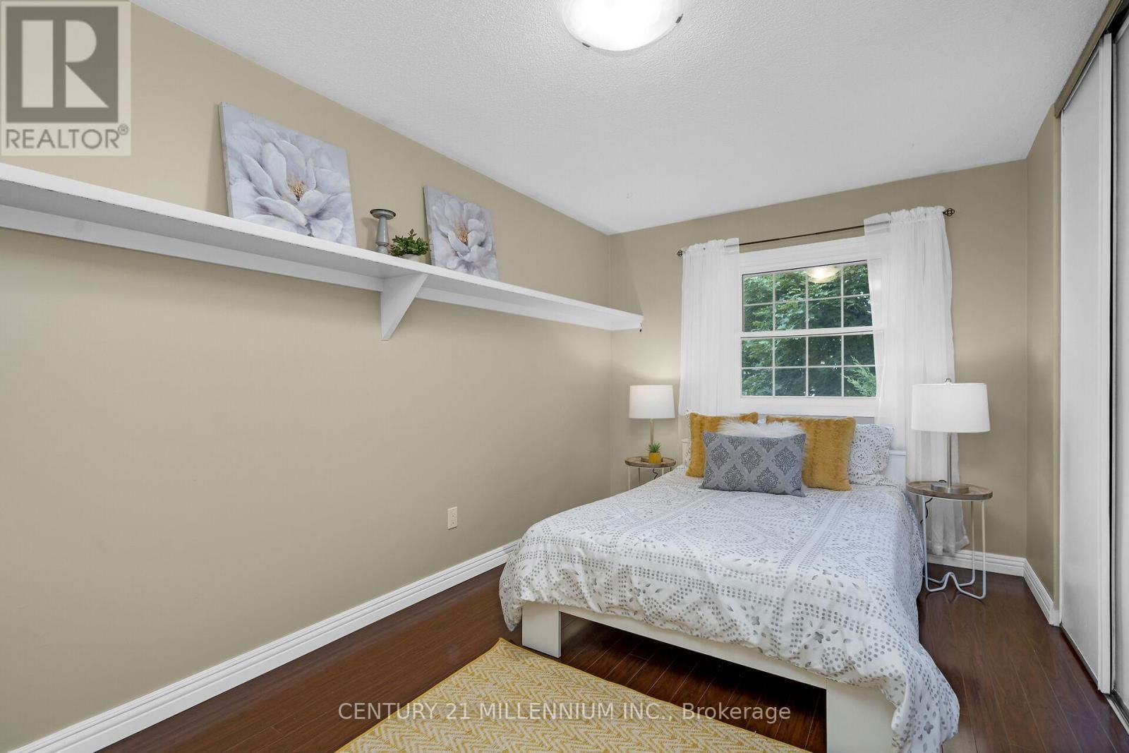 38 ERINLEA CRESCENT Image 23