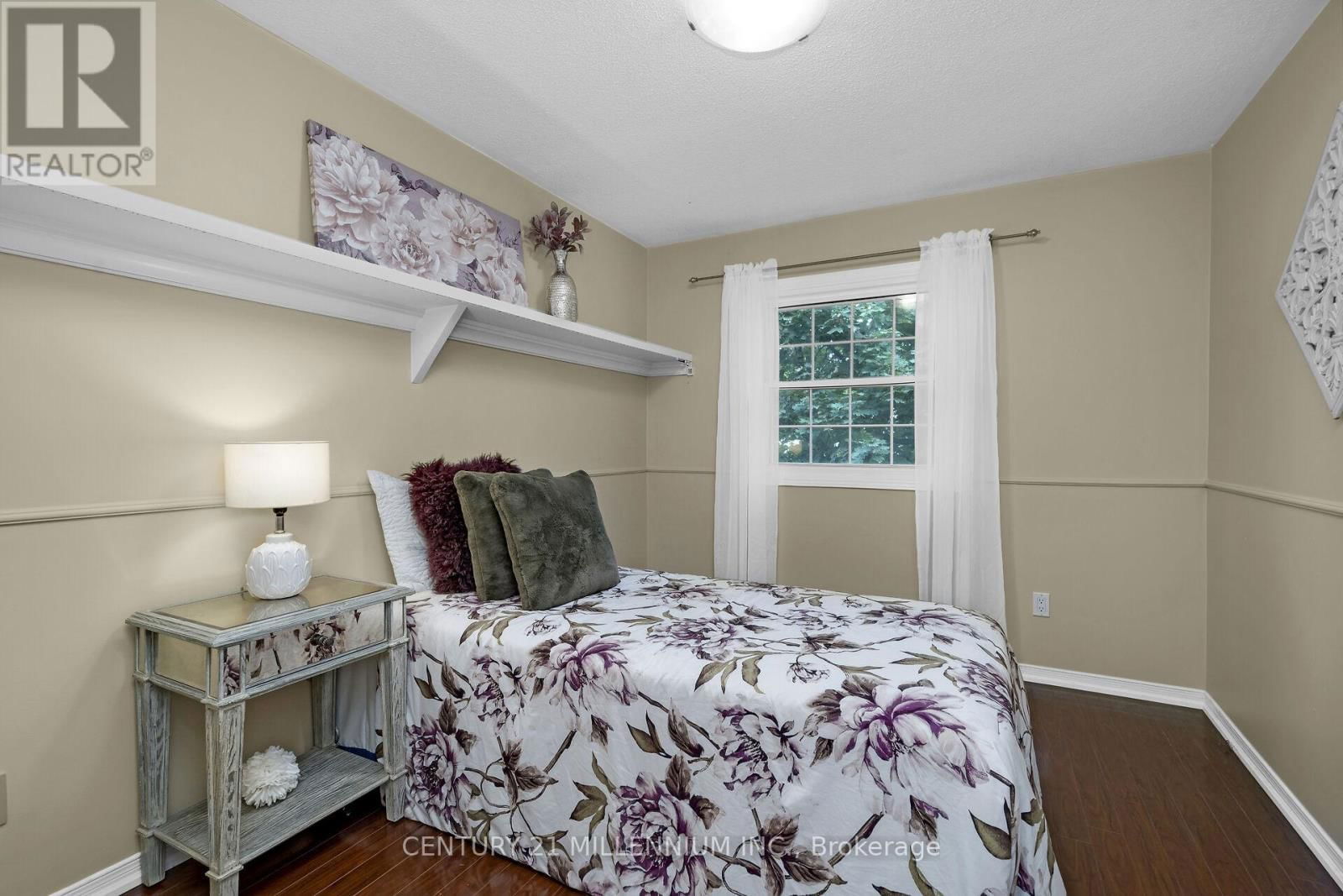 38 ERINLEA CRESCENT Image 24