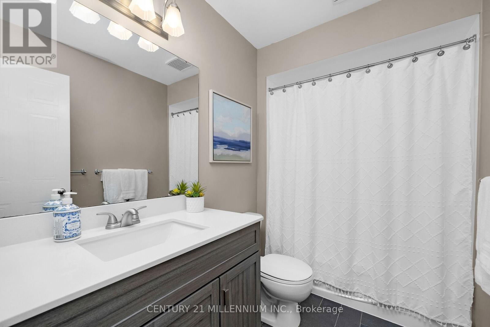 38 ERINLEA CRESCENT Image 25