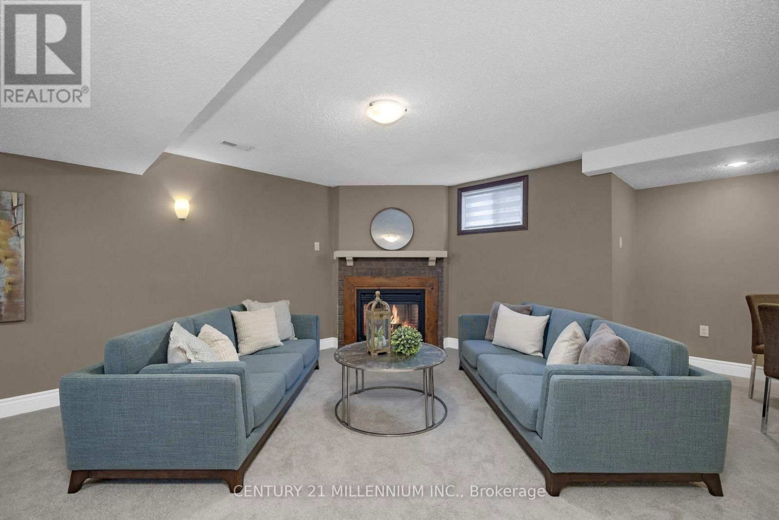 38 ERINLEA CRESCENT Image 27