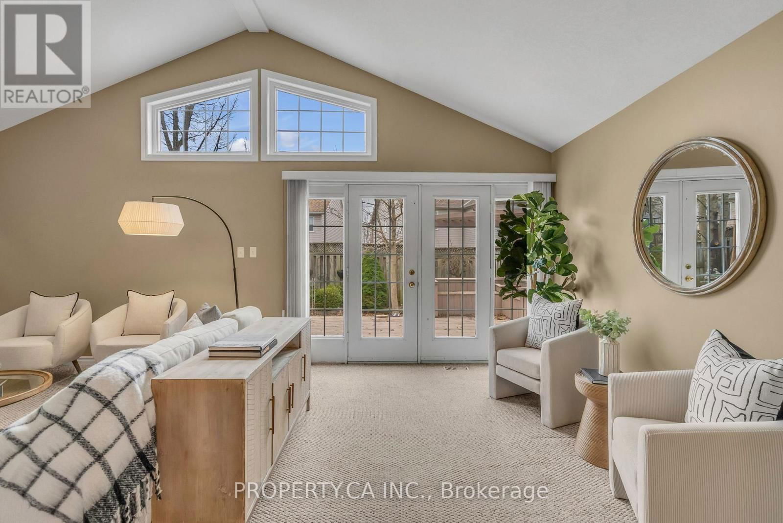 294 HUCK CRESCENT Image 13
