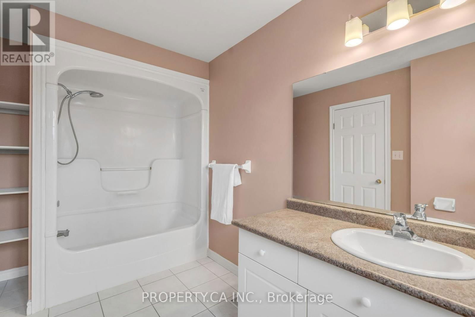 294 HUCK CRESCENT Image 23