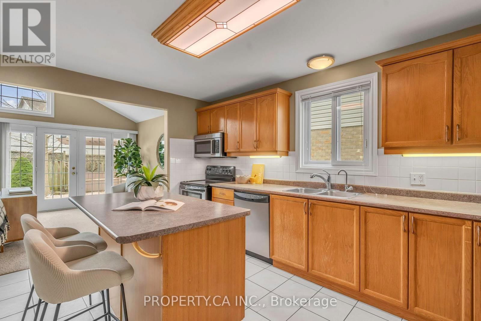 294 HUCK CRESCENT Image 6