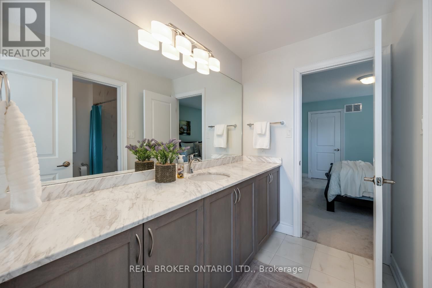 3 MELROSE DRIVE Image 24