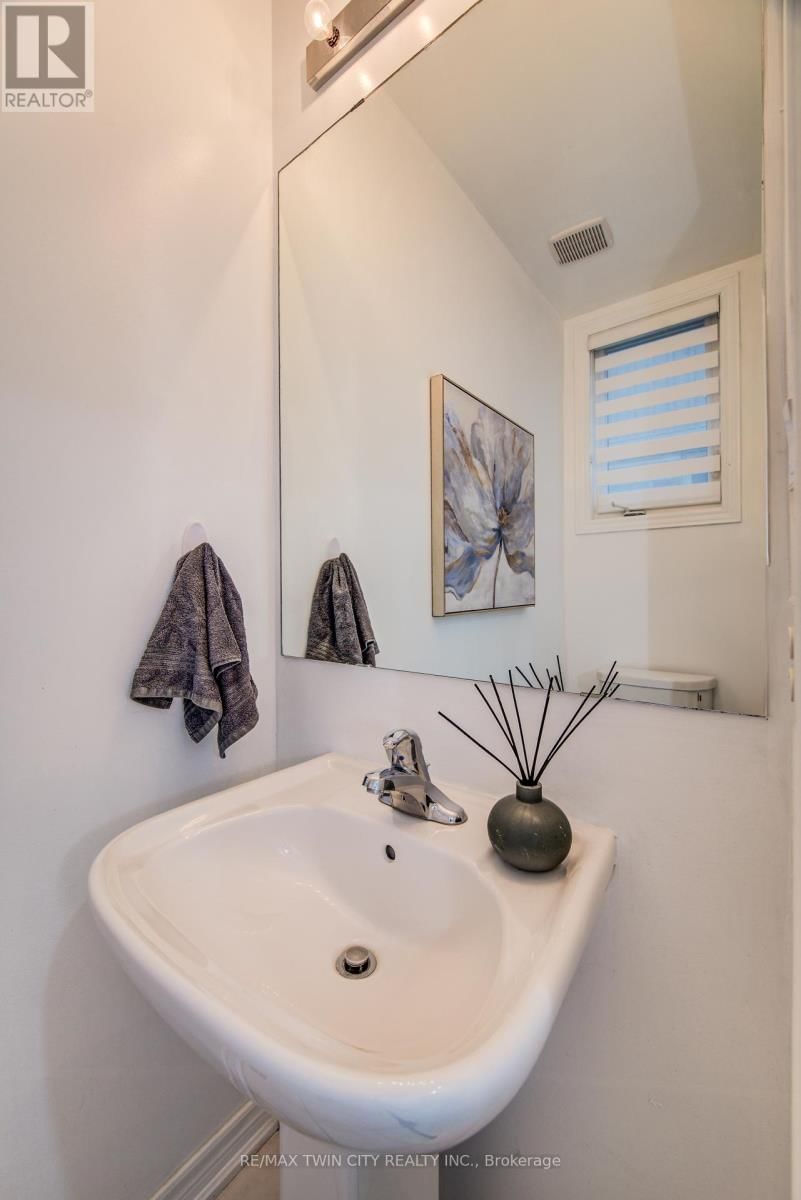 991 HANNAH AVENUE SOUTH Image 21