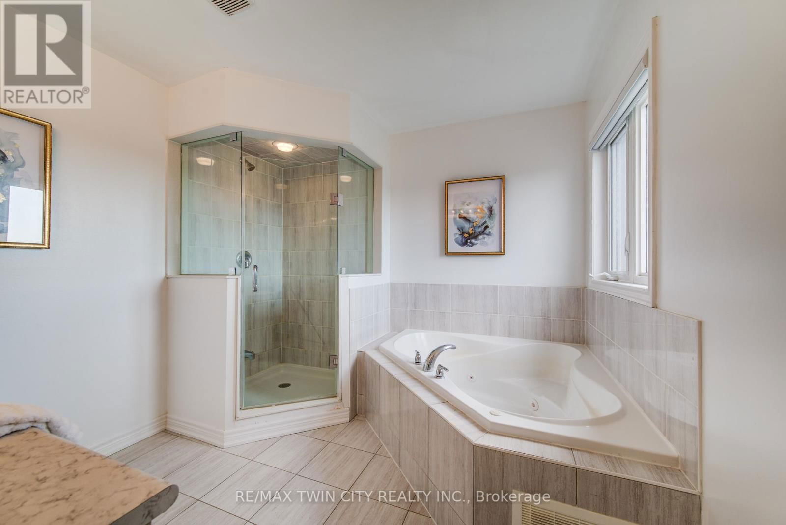 991 HANNAH AVENUE SOUTH Image 34