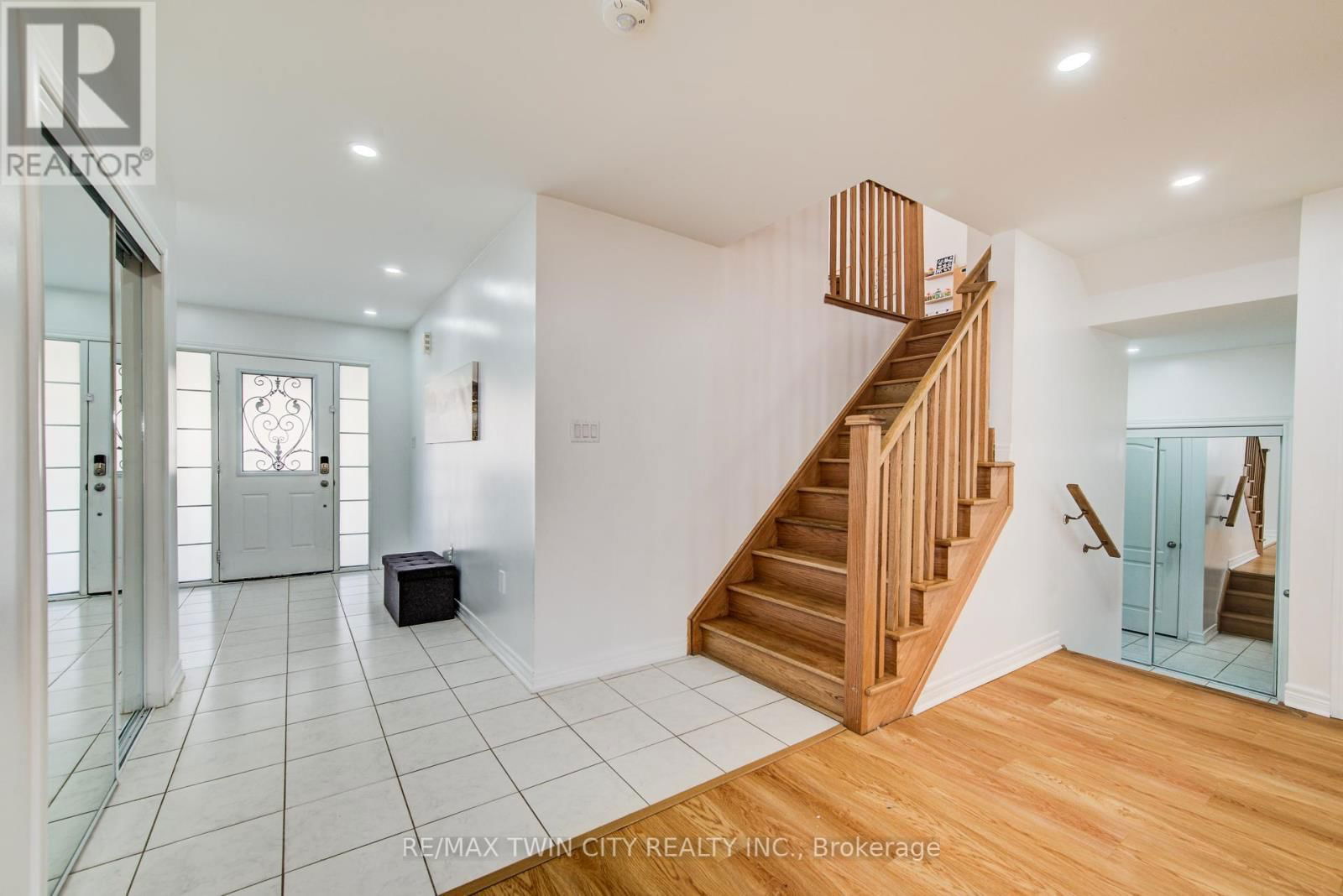 991 HANNAH AVENUE SOUTH Image 8